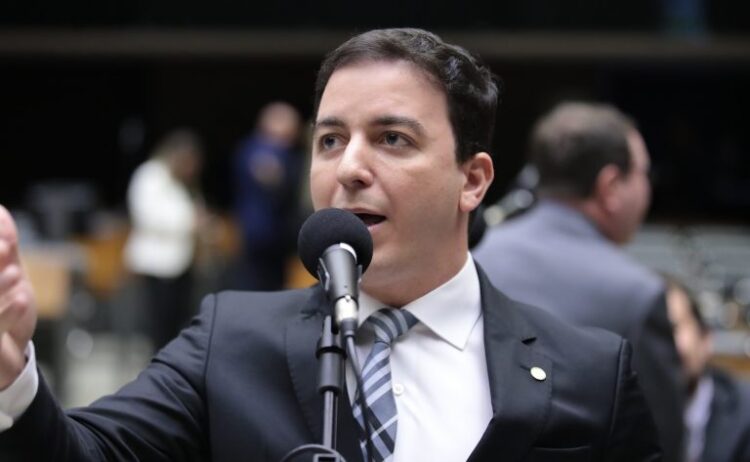 projeto-obriga-preso-a-pagar-por-uso-e-manutencao-de-tornozeleira-eletronica