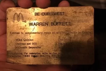 o-cartao-dourado-do-mcdonald’s-que-garante-comida-gratis-para-sempre-–-curta-mais