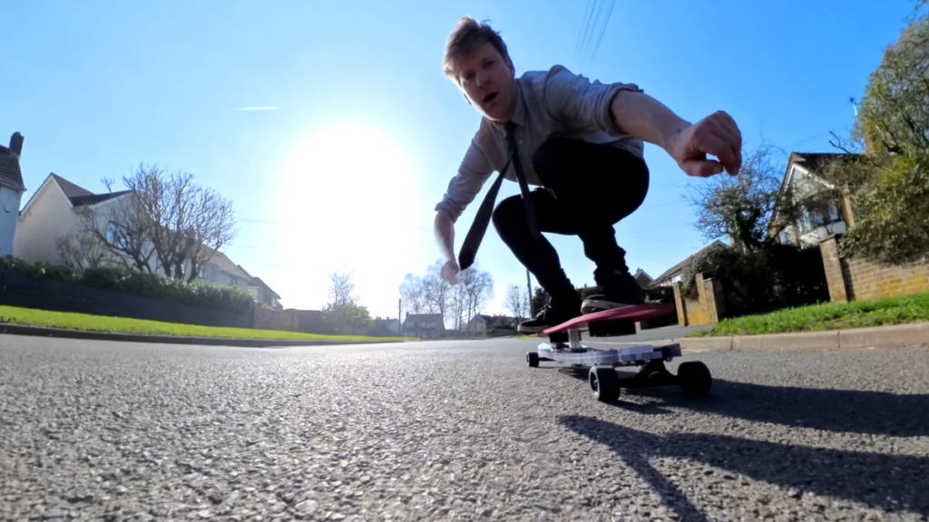 hoverboard-de-“de-volta-para-o-futuro”-e-recriado-em-garagem-por-youtuber